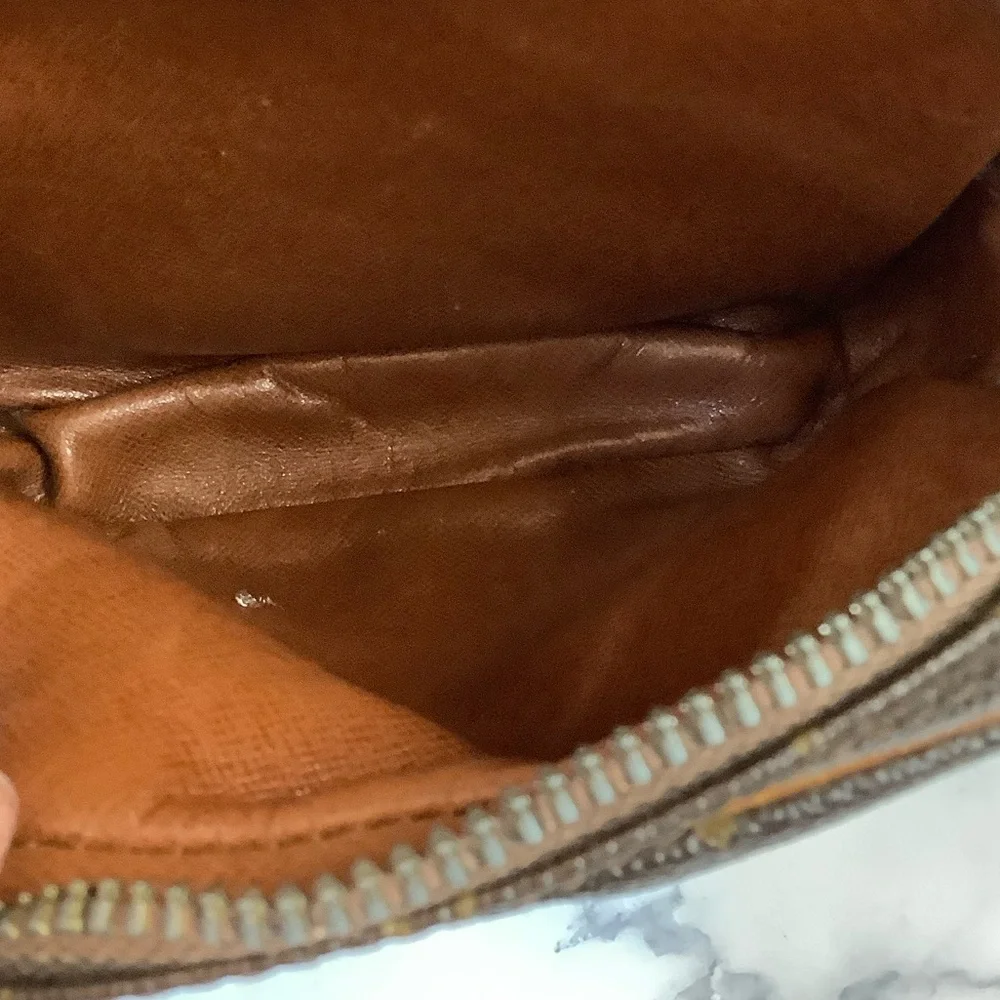 GUC Louis Vuitton Amazone Crossbody Bag
